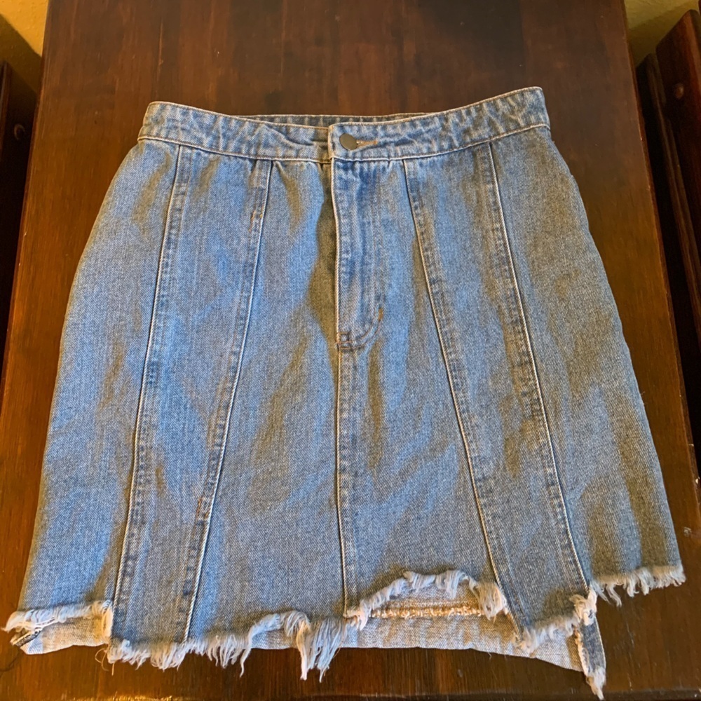Honey Punch Light Wash Denim Skirt with Frayed Hem Size Small